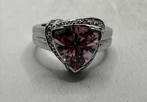 Beautiful Trillion Cut Pink Stone 925 Sterling Silver Band Ring Size 7 - Picture 1 of 6