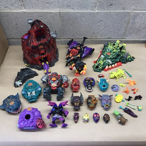 LOT - Vintage Mighty Max Toys Bluebird Skull Mountain, Figures & Playsets Cover