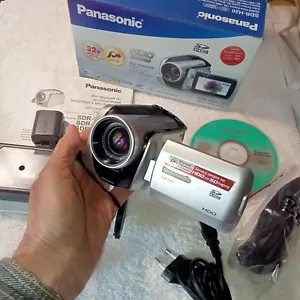 Panasonic SDR-H20ees,PAL, (30 GB) Camcorder-tested,charging, battery,box,cord - Picture 1 of 11