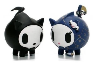 SKELETRINO AND SKELETRINA SET OF 2 TOKIDOKI VINYL FIGURES SIMONE LEGNO - Picture 1 of 3