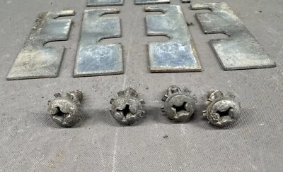 Ford Fairlane 1962 1963 tapa de llenado de combustible de gasolina cuñas de puerta tornillos Mercury Meteor OEM Foto 1 de 4