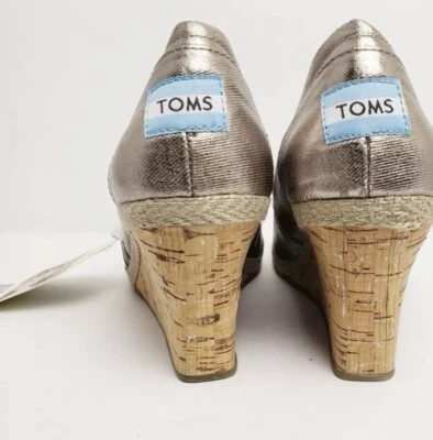 Nuevos zapatos para mujer Tom’s Wedge Pewter Bennet nuevos en caja talla 10 $138 metálicos Foto 1 de 4