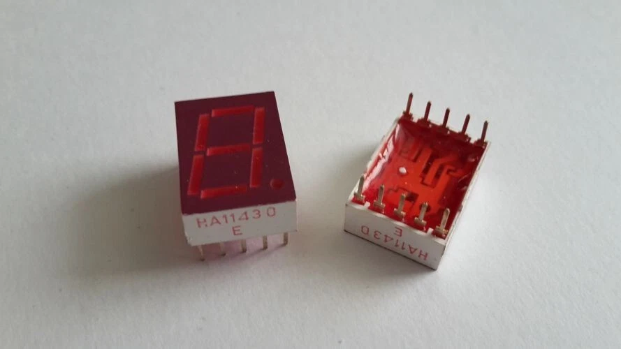 NoName, 1 Stück Segment-Anzeige, rot, ca. 14.2mm, HA1143, unbenutzt - Bild 1 von 1