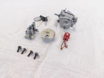 Yamaha YW50 Zuma 50 50F 50FX Gas Tapa Combustible Asiento e Interruptor de Encendido Bloqueo con Llave Foto 1 de 4