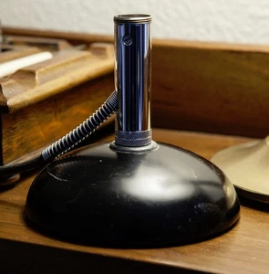 Vintage Tisch Mikrofonständer mit Amphenolanschluss - Bild 1 von 4