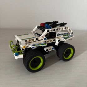 LEGO TECHNIC - 42047 - POLICE INTERCEPTOR - PULL BACK - COMPLETE NO INSTRUCTIONS