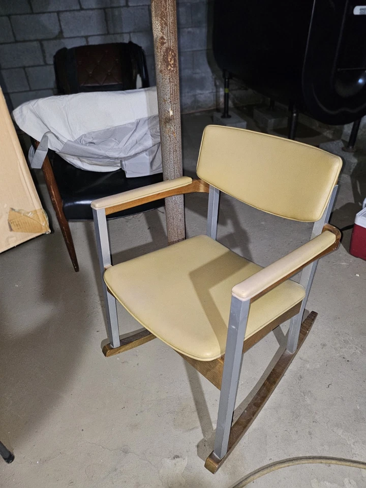 Mecedoras Thonet originales de mediados de siglo Foto 1 de 4