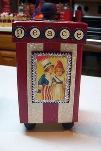 2008 ESC Company by Heather Myers Patriotic 4th July Americana Square Peace Box - Picture 1 of 3