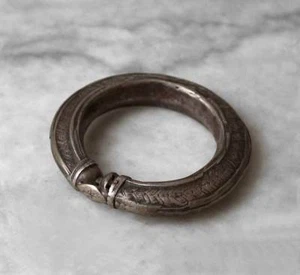 Antique Yemen bangle, bracelet, nice patina - Picture 1 of 3