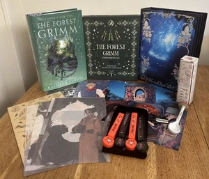 Fairyloot October 2023 The Forest Grimm Kathryn Purdie SIGNED Full Box - Foto 1 di 18
