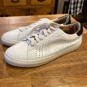 Kate Spade Ashlyn 10M 10 Heart Leather White Sneaker Schuh Damen leicht getragen - Bild 1 von 8