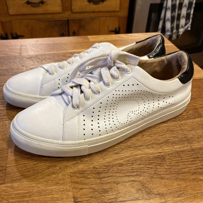 Kate Spade Ashlyn 10M 10 Heart Leather White Sneaker Shoe Women's Gently Worn - Image 1 of 4