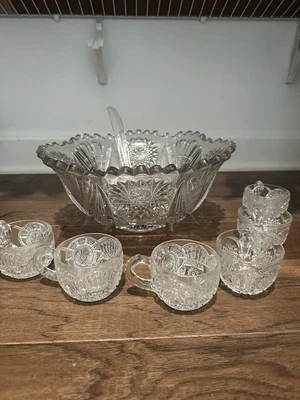 冲孔碗/中心碗和六个眼镜。   Early American图案玻璃  — 第 1/4 张图片