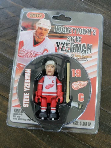 Detroit Red Wings Exclusive NHL SMITI Steve Yzerman 3 inch Mini Figure Cover