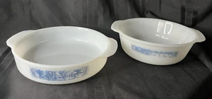 2er Set Vintage Currier & Ives Blue Scenic 8" & 7,5" Runde Kasserolle Milchglas - Bild 1 von 13