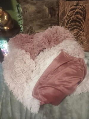 Pink fluffy throw blanket,velvet or plush backing. - Image 1 of 4