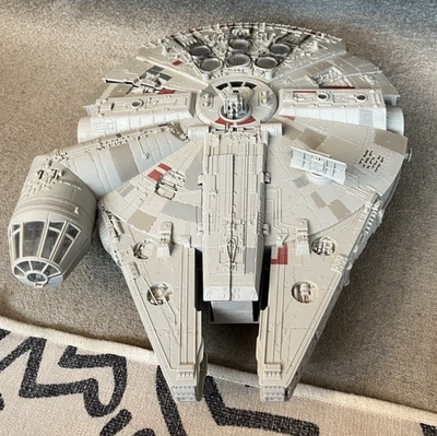 Star Wars Hasbro Millennium Falcon (53 cm) - Bild 1 von 4