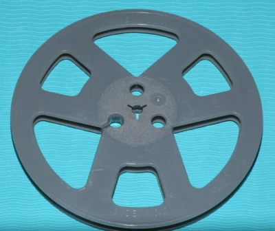 1 (uno) carrete de plástico de 7 pulgadas para máquinas de carrete a carrete vacío sin cinta usado Foto 1 de 4