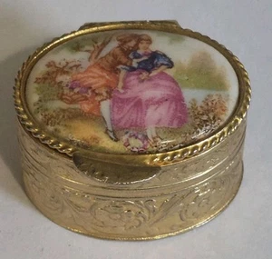Beautiful Vintage French Pill Box - Picture 1 of 4