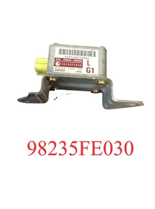 Sensor de impacto lateral izquierdo conductor Subaru Impreza WRX N.º de parte: 98235FE030 (P) - Imagen 1 de 4