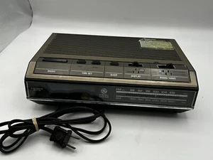 Vtg GE AM/FM Radio Alarm Clock # 7-4642B Tested - Picture 1 of 5