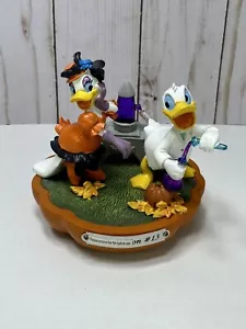 Disney Halloween, Paperino ""Love Potion 13" Hawthorne Village RARO trovato - Foto 1 di 12