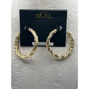 Pendientes de aro texturizados chapados en oro nOir Jewelry 2" diámetro O13 - Imagen 1 de 6
