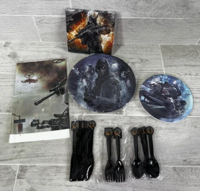 Paquete de 10 servilletas platos de cena y almuerzo Call of Duty para fiesta de cumpleaños Foto 1 de 4