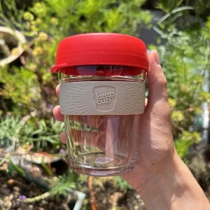 KeepCup 12oz / 340ml Reusable Coffee Cup Red Lid Cream Grip Glass BPA-Free VGC - Picture 1 of 12