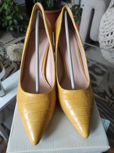 Yellow Block Heel Court Shoes Size 7 - Picture 1 of 8