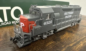 KATO HO Scale #37-02B EMD GP35 Phase 1a Southern Pacific #6322 w/DB Preowned - Picture 1 of 15
