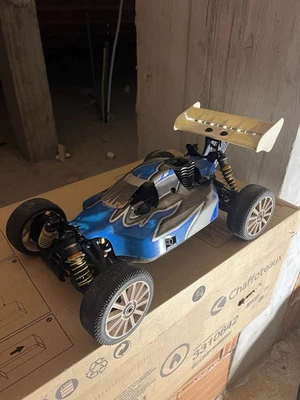 EB 4 S2 RC Thunder Tiger scala 1/8 competition motore a scoppio - Immagine 1 di 4