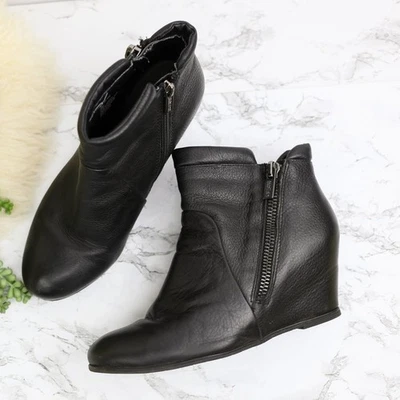 Kenneth Cole Reaction Vira Black Leather Wedge Ankle Boots Size 8.5 Zip Closure - Image 1 of 4