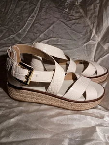 Michael Kors Darby hellcremefarbene Leder-Espadrille-Sandale mit Krokoprägung Größe 6 - Bild 1 von 8