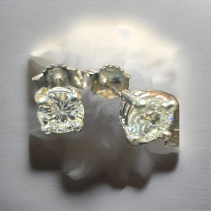 Solid Platinum 0.50ct Natural Diamond Studs Earrings Hallmarked - Picture 1 of 20