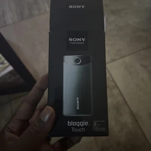Sony Bloggie Touch 4GB MHS-TS10 Records 2 Hours black mobile HD snap Camera - Picture 1 of 11