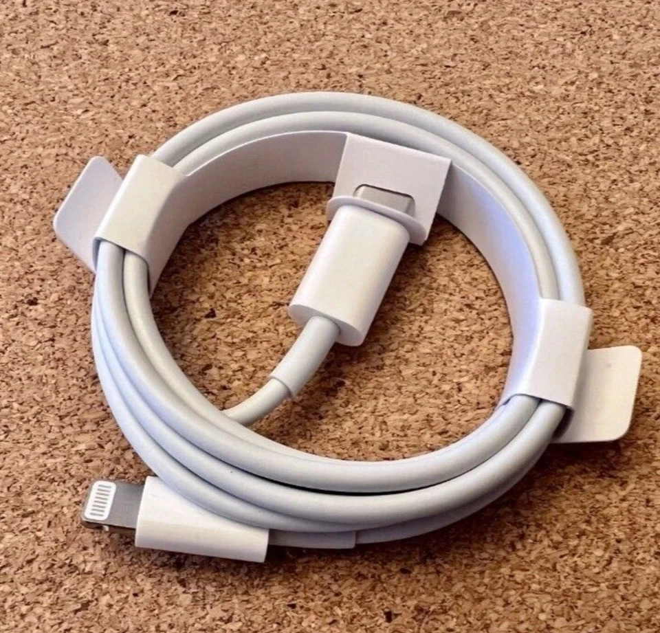 Apple MUQ93ZM/A Lightning Cable 1 M White