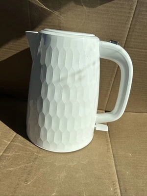 Base de hervidor eléctrico Black & Decker modelo KE1560W Foto 1 de 4