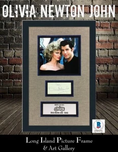 Olivia Newton John Grease taglio firmato firma personalizzata incorniciata Beckett - Foto 1 di 10