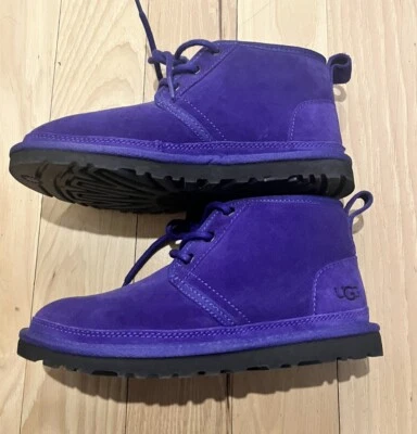 全新 UGG Neumel Chukka 靴子 紫色/黑色 女式 尺码 6(无盒) — 第 1/4 张图片