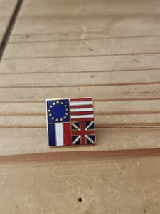 Pin's Pins Pin Enamel 31 DIVERS   drapeaux Europe France Union Jack  - Picture 1 of 4