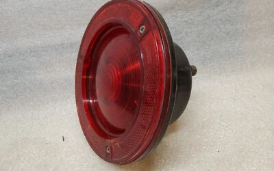 International IH Fleetstar Grote Taillight Assembly W/ License Window 237471R91  - Imagem 1 de 4