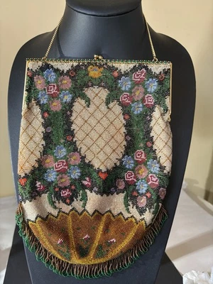 Bolsa de noite vintage com micro miçangas com franja - Linda! Excelente estado usado 9"" - Imagem 1 de 4