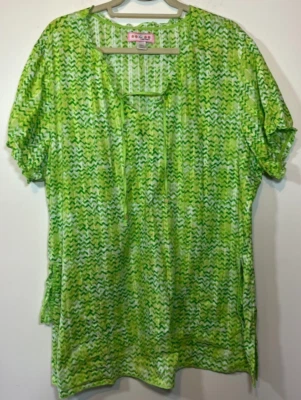 Túnica geométrica verde manga corta Koi by Kathy Peterson 3XL con bolsillos Foto 1 de 4