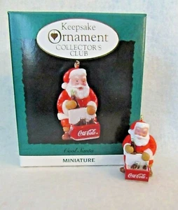 Hallmark Cool Santa 1993 ornamento Coca Cola QXC4457 Club de Coleccionistas NUEVO - Imagen 1 de 3