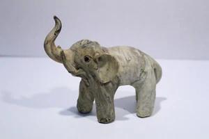 "Estatuilla de elefante concha de ostra tallada a mano de colección tronco Filipinas 5 x 6""" - Imagen 1 de 15