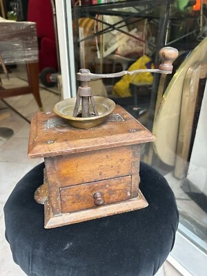 ANTICO GRANDE MACININO CAFFÈ LEGNO OTTONE OLD CAFFÈ GRINDER - Immagine 1 di 4