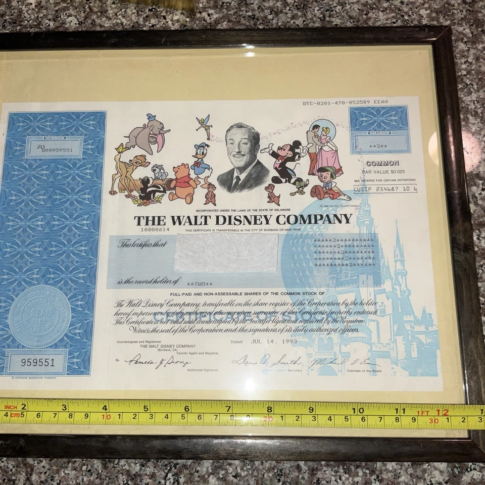 CERTIFICADO DE STOCK WALT DISNEY COMPANY 1993 DE COLECCIÓN. 2 ACCIONES ORIGINALES COTIZADAS ENMARCADAS Foto 1 de 4