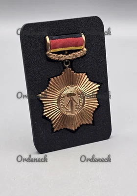 ORDENSTÄNDER - PASSEND FÜR DEN VATERLÄNDISCHEN VERDIENSTORDEN - SPÄTE VARIANTEN! - Bild 1 von 4
