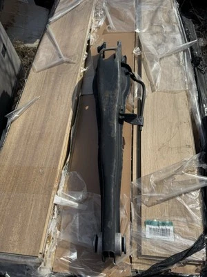 2021-2024 Chevrolet Tahoe Rear Left Lower Control Arm OEM 84728685 - Image 1 of 4